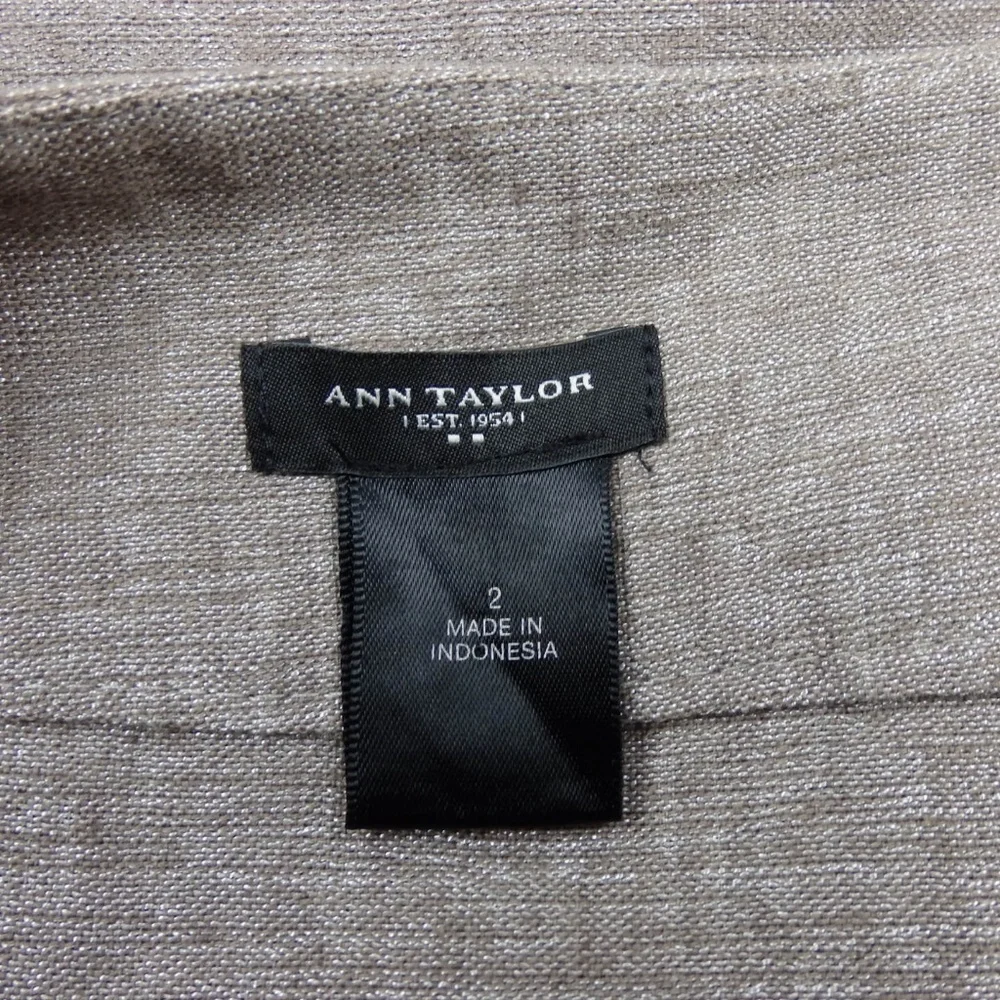 Ann Taylor Linen Pleated Skirt with‎ Pockets Size 2
